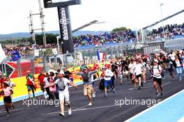Fans invade the circuit at the end of the race. 24.06.2018. Formula 1 World Championship, Rd 8, French Grand Prix, Paul Ricard, France, Race Day.