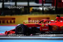 Sebastian Vettel (GER) Ferrari SF71H with a broken front wing at the start of the race. 24.06.2018. Formula 1 World Championship, Rd 8, French Grand Prix, Paul Ricard, France, Race Day.