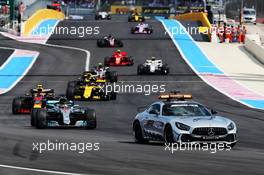 Lewis Hamilton (GBR) Mercedes AMG F1 W09 leads behind the FIA Safety Car. 24.06.2018. Formula 1 World Championship, Rd 8, French Grand Prix, Paul Ricard, France, Race Day.