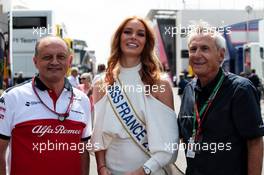 Maeva Coucke (FRA) Miss France 2018 with Frederic Vasseur (FRA) Sauber F1 Team, Team Principal (Left). 24.06.2018. Formula 1 World Championship, Rd 8, French Grand Prix, Paul Ricard, France, Race Day.