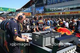 Adrian Newey making notes. 08.07.2018. Formula 1 World Championship, Rd 10, British Grand Prix, Silverstone, England, Race Day.