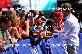 Nico Rosberg (GER) with fans. 07.07.2018. Formula 1 World Championship, Rd 10, British Grand Prix, Silverstone, England, Qualifying Day.
