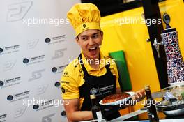 Jack Aitken (GBR) / (KOR) Renault Sport F1 Team Test and Reserve Driver - cooking with Estrella Galicia. 05.07.2018. Formula 1 World Championship, Rd 10, British Grand Prix, Silverstone, England, Preparation Day.