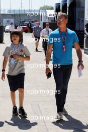 David Coulthard (GBR) Red Bull Racing and Scuderia Toro Advisor / Channel 4 F1 Commentator with his son Dayton Coulthard. 05.07.2018. Formula 1 World Championship, Rd 10, British Grand Prix, Silverstone, England, Preparation Day.