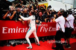 Race winner Lewis Hamilton (GBR) Mercedes AMG F1 celebrates with the team in parc ferme. 22.07.2018. Formula 1 World Championship, Rd 11, German Grand Prix, Hockenheim, Germany, Race Day.