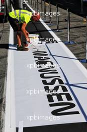 Circuit atmosphere - track painting. 19.07.2018. Formula 1 World Championship, Rd 11, German Grand Prix, Hockenheim, Germany, Preparation Day.