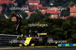 Nico Hulkenberg (GER) Renault Sport F1 Team RS18 stopped in the first practice session. 20.07.2018. Formula 1 World Championship, Rd 11, German Grand Prix, Hockenheim, Germany, Practice Day.