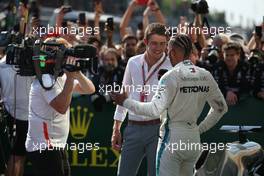 Lewis Hamilton (GBR) Mercedes AMG F1  and Paul Di Resta 29.07.2018. Formula 1 World Championship, Rd 12, Hungarian Grand Prix, Budapest, Hungary, Race Day.