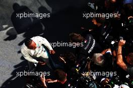 Race winner Lewis Hamilton (GBR) Mercedes AMG F1 celebrates with the team in parc ferme. 29.07.2018. Formula 1 World Championship, Rd 12, Hungarian Grand Prix, Budapest, Hungary, Race Day.