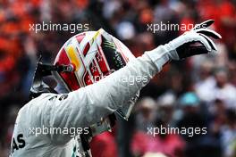 Lewis Hamilton (GBR) Mercedes AMG F1 celebrates his pole position in qualifying parc ferme. 28.07.2018. Formula 1 World Championship, Rd 12, Hungarian Grand Prix, Budapest, Hungary, Qualifying Day.