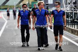 Brendon Hartley (NZL) Scuderia Toro Rosso walks the circuit with the team. 26.07.2018. Formula 1 World Championship, Rd 12, Hungarian Grand Prix, Budapest, Hungary, Preparation Day.