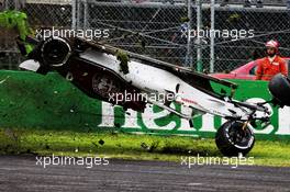 Marcus Ericsson (SWE) Sauber C37 crashed in the second practice session. 31.08.2018. Formula 1 World Championship, Rd 14, Italian Grand Prix, Monza, Italy, Practice Day.