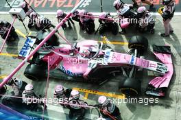 Sergio Perez (MEX) Racing Point Force India F1 VJM11 makes a pit stop. 02.09.2018. Formula 1 World Championship, Rd 14, Italian Grand Prix, Monza, Italy, Race Day.