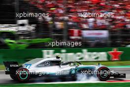 Valtteri Bottas (FIN) Mercedes AMG F1 W09 locks up under braking. 02.09.2018. Formula 1 World Championship, Rd 14, Italian Grand Prix, Monza, Italy, Race Day.