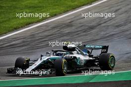 Valtteri Bottas (FIN) Mercedes AMG F1 W09 runs wide. 02.09.2018. Formula 1 World Championship, Rd 14, Italian Grand Prix, Monza, Italy, Race Day.