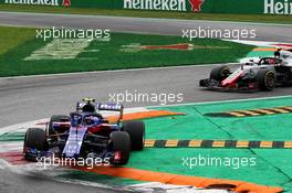 Pierre Gasly (FRA) Scuderia Toro Rosso STR13 runs wide. 02.09.2018. Formula 1 World Championship, Rd 14, Italian Grand Prix, Monza, Italy, Race Day.