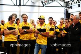 Carlos Sainz Jr (ESP) Renault Sport F1 Team celebrates his birthday with the team. 01.09.2018. Formula 1 World Championship, Rd 14, Italian Grand Prix, Monza, Italy, Qualifying Day.