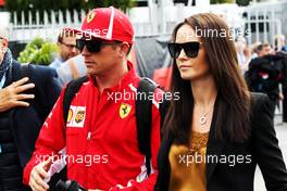 Kimi Raikkonen (FIN) Ferrari with his wife Minttu Raikkonen (FIN). 01.09.2018. Formula 1 World Championship, Rd 14, Italian Grand Prix, Monza, Italy, Qualifying Day.