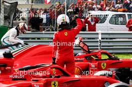 Sebastian Vettel (GER) Ferrari waves to the tifosi in qualifying parc ferme. 01.09.2018. Formula 1 World Championship, Rd 14, Italian Grand Prix, Monza, Italy, Qualifying Day.