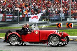Ross Brawn (GBR) Managing Director, Motor Sports and Sean Bratches (USA) Formula 1 Managing Director, Commercial Operations on the drivers parade. 02.09.2018. Formula 1 World Championship, Rd 14, Italian Grand Prix, Monza, Italy, Race Day.