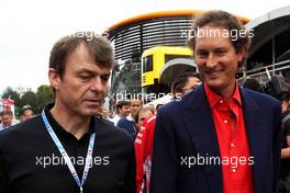 (L to R): Mike Manley (GBR) Fiat Chrysler Automobiles CEO with John Elkann (ITA) FIAT Chrysler Automobiles Chairman. 02.09.2018. Formula 1 World Championship, Rd 14, Italian Grand Prix, Monza, Italy, Race Day.