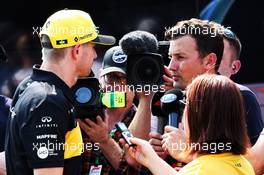 Nico Hulkenberg (GER) Renault Sport F1 Team with Will Buxton (GBR) F1 Digital Presenter. 30.08.2018. Formula 1 World Championship, Rd 14, Italian Grand Prix, Monza, Italy, Preparation Day.