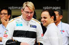(L to R): Mika Hakkinen (FIN) with Felipe Massa (BRA). 05.10.2018. Formula 1 World Championship, Rd 17, Japanese Grand Prix, Suzuka, Japan, Practice Day.