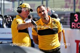 (L to R): Alan Permane (GBR) Renault Sport F1 Team Trackside Operations Director with Cyril Abiteboul (FRA) Renault Sport F1 Managing Director on the grid. 07.10.2018. Formula 1 World Championship, Rd 17, Japanese Grand Prix, Suzuka, Japan, Race Day.