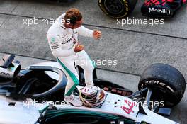 Race winner Lewis Hamilton (GBR) Mercedes AMG F1 W09 celebrates in parc ferme. 07.10.2018. Formula 1 World Championship, Rd 17, Japanese Grand Prix, Suzuka, Japan, Race Day.