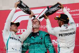 The podium (L to R): second placed Valtteri Bottas (FIN) Mercedes AMG F1 celebrates with Matt Deane (GBR) Mercedes AMG F1 Race Engineer and race winner Lewis Hamilton (GBR) Mercedes AMG F1. 07.10.2018. Formula 1 World Championship, Rd 17, Japanese Grand Prix, Suzuka, Japan, Race Day.