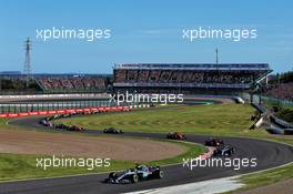 Lewis Hamilton (GBR) Mercedes AMG F1 W09 leads at the start of the race. 07.10.2018. Formula 1 World Championship, Rd 17, Japanese Grand Prix, Suzuka, Japan, Race Day.