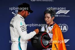 Lewis Hamilton (GBR) Mercedes AMG F1 celebrates his Pirelli Pole Position Award. 06.10.2018. Formula 1 World Championship, Rd 17, Japanese Grand Prix, Suzuka, Japan, Qualifying Day.