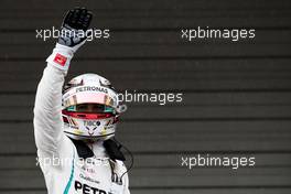 Lewis Hamilton (GBR) Mercedes AMG F1 celebrates his pole position in qualifying parc ferme. 06.10.2018. Formula 1 World Championship, Rd 17, Japanese Grand Prix, Suzuka, Japan, Qualifying Day.
