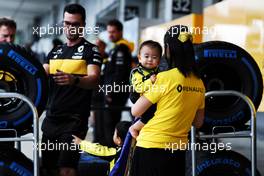 Young Renault Sport F1 Team fans in the paddock. 04.10.2018. Formula 1 World Championship, Rd 17, Japanese Grand Prix, Suzuka, Japan, Preparation Day.