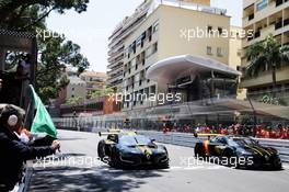 (L to R): Nico Hulkenberg (GER) Renault Sport F1 Team and team mate Carlos Sainz Jr (ESP) Renault Sport F1 Team in Renault Sport RS01s.  25.05.2018. Formula 1 World Championship, Rd 6, Monaco Grand Prix, Monte Carlo, Monaco, Friday.