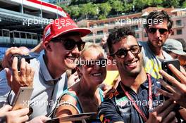 Daniel Ricciardo (AUS) Red Bull Racing with fans. 25.05.2018. Formula 1 World Championship, Rd 6, Monaco Grand Prix, Monte Carlo, Monaco, Friday.