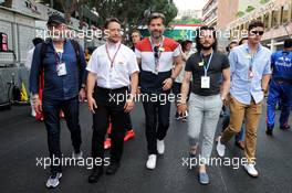 Liam Cunningham (IRE) Actor on the grid with Nikolaj Coster-Waldau (DEN) Actor and Kit Harington(GBR) Actor. 27.05.2018. Formula 1 World Championship, Rd 6, Monaco Grand Prix, Monte Carlo, Monaco, Race Day.