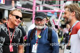 (L to R): Bertrand Gachot (BEL) Hype Energy CEO with Liam Cunningham (IRE) Actor and Nikolaj Coster-Waldau (DEN) Actor. 27.05.2018. Formula 1 World Championship, Rd 6, Monaco Grand Prix, Monte Carlo, Monaco, Race Day.