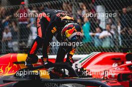 Race winner Daniel Ricciardo (AUS) Red Bull Racing RB14 celebrates in parc ferme. 27.05.2018. Formula 1 World Championship, Rd 6, Monaco Grand Prix, Monte Carlo, Monaco, Race Day.