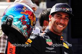 Daniel Ricciardo (AUS) Red Bull Racing celebrates his pole position in qualifying parc ferme. 26.05.2018. Formula 1 World Championship, Rd 6, Monaco Grand Prix, Monte Carlo, Monaco, Qualifying Day.