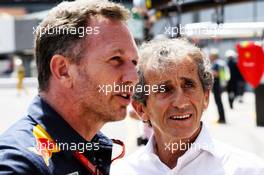 (L to R): Christian Horner (GBR) Red Bull Racing Team Principal with Alain Prost (FRA) Renault Sport F1 Team Special Advisor. 26.05.2018. Formula 1 World Championship, Rd 6, Monaco Grand Prix, Monte Carlo, Monaco, Qualifying Day.