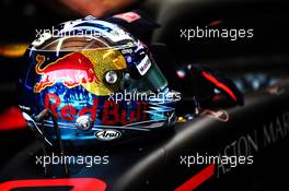 The helmet of Daniel Ricciardo (AUS) Red Bull Racing RB14. 26.05.2018. Formula 1 World Championship, Rd 6, Monaco Grand Prix, Monte Carlo, Monaco, Qualifying Day.