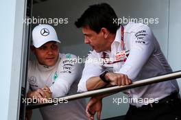 (L to R): Valtteri Bottas (FIN) Mercedes AMG F1 with Toto Wolff (GER) Mercedes AMG F1 Shareholder and Executive Director. 26.05.2018. Formula 1 World Championship, Rd 6, Monaco Grand Prix, Monte Carlo, Monaco, Qualifying Day.