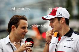 (L to R): Felipe Massa (BRA) Williams with Charles Leclerc (MON) Sauber F1 Team. 27.05.2018. Formula 1 World Championship, Rd 6, Monaco Grand Prix, Monte Carlo, Monaco, Race Day.