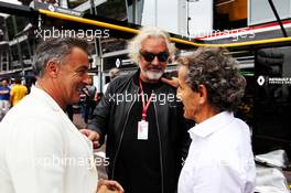 (L to R): Jean Alesi (FRA) with Flavio Briatore (ITA) and Alain Prost (FRA) Renault Sport F1 Team Special Advisor. 27.05.2018. Formula 1 World Championship, Rd 6, Monaco Grand Prix, Monte Carlo, Monaco, Race Day.