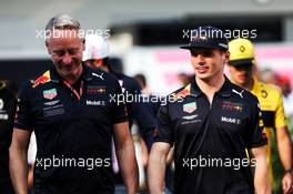 (L to R): Jonathan Wheatley (GBR) Red Bull Racing Team Manager with Max Verstappen (NLD) Red Bull Racing. 26.10.2018. Formula 1 World Championship, Rd 19, Mexican Grand Prix, Mexico City, Mexico, Practice Day.