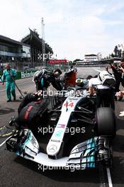 Lewis Hamilton (GBR) Mercedes AMG F1 W09 on the grid. 28.10.2018. Formula 1 World Championship, Rd 19, Mexican Grand Prix, Mexico City, Mexico, Race Day.