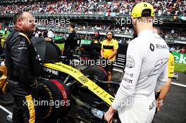Nico Hulkenberg (GER) Renault Sport F1 Team RS18 on the grid. 28.10.2018. Formula 1 World Championship, Rd 19, Mexican Grand Prix, Mexico City, Mexico, Race Day.