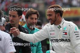 Lewis Hamilton (GBR) Mercedes AMG F1 W09 celebrates his 5th World Championship. 28.10.2018. Formula 1 World Championship, Rd 19, Mexican Grand Prix, Mexico City, Mexico, Race Day.