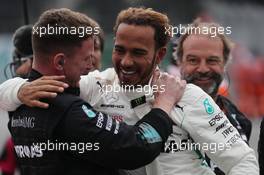 Lewis Hamilton (GBR) Mercedes AMG F1 W09 celebrates his 5th World Championship. 28.10.2018. Formula 1 World Championship, Rd 19, Mexican Grand Prix, Mexico City, Mexico, Race Day.